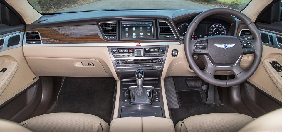 Hyundai-Genesis-2015-interior