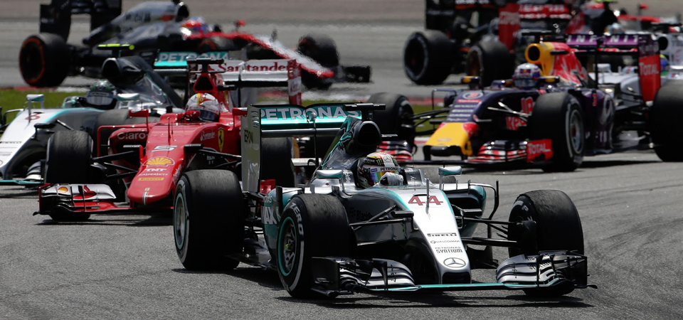Maylasian-Grand-Prix-2015-Hamilton-Leads