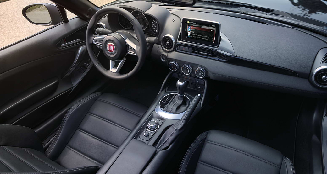 2015-Fiat-Spider-Interior
