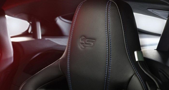 Jaguar-F-Type-British-Design-Edition-Headrest