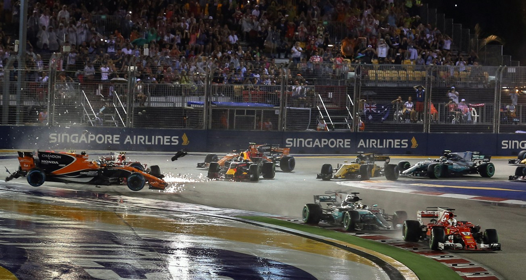 Singapore-Grand-Prix-2017-Alonso-Airborne