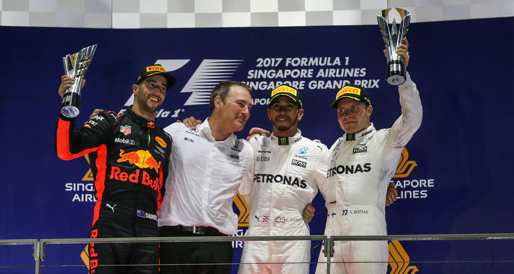 Singapore-Grand-Prix-2017-Hamilton-Podium-Celebration