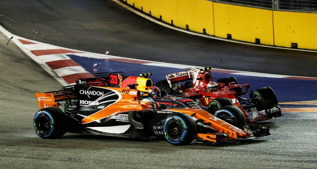 Singapore-Grand-Prix-2017-Raikkon-Collides-Verstappen-Alonso