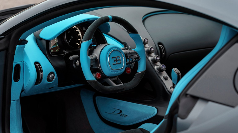 Bugatti Divo, $5m Hypercar, interior dailycarblog.com