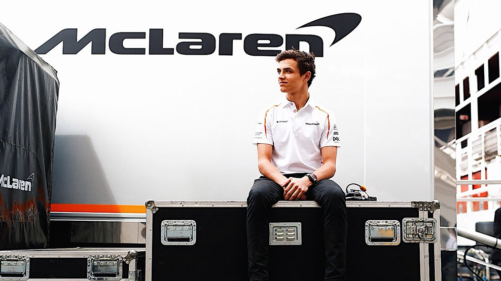 Lando Norris, McLaren F1, Formula One, sitting down, Dailycarblog.com