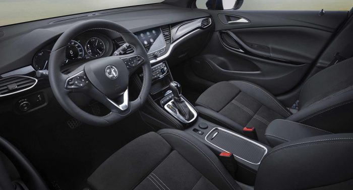2019 Vauxhall Astra interior Dailycarblog.com
