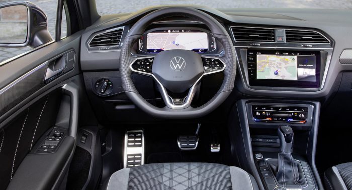 2020 VW Tiguan Update interior dailycarblog