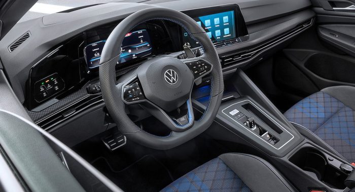 VW Golf R Estate - Interior - dailycarblog