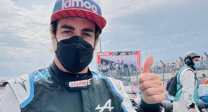 Fernando Alonso Thumbs Up - Dailycarblog